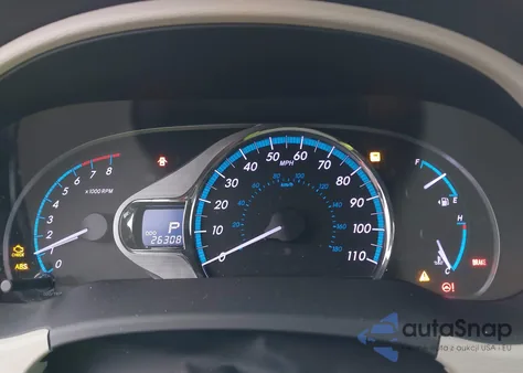 2011 Toyota Sienna Xle V6 z USA, uszkodzony, nr VIN 5TDYK3DC0BS092861